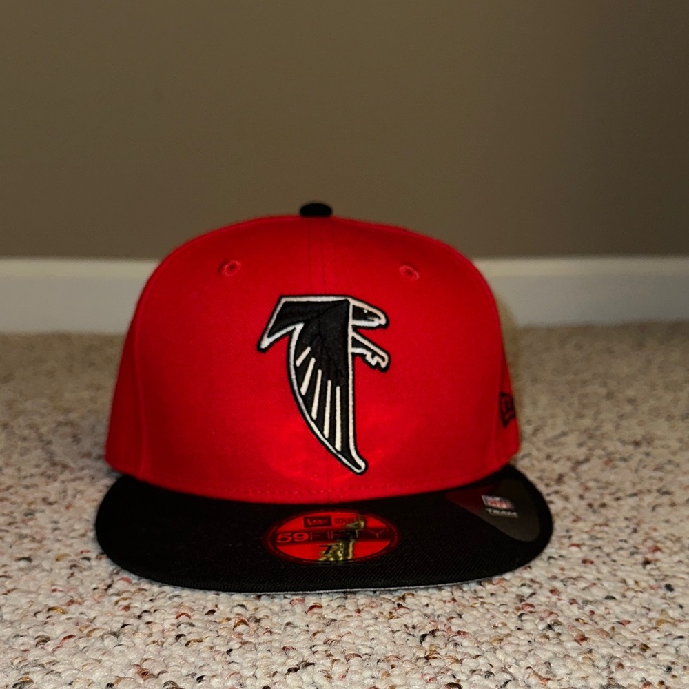 New Era Atlanta Falcons 59Fifty size 7 & 1/8 fitted hat